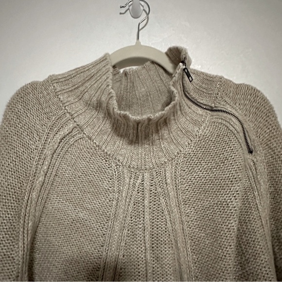 Woman’s Pullover Zip Neck Oversized Sweater Size L/XL Acadamia Hobo - Picture 2 of 11